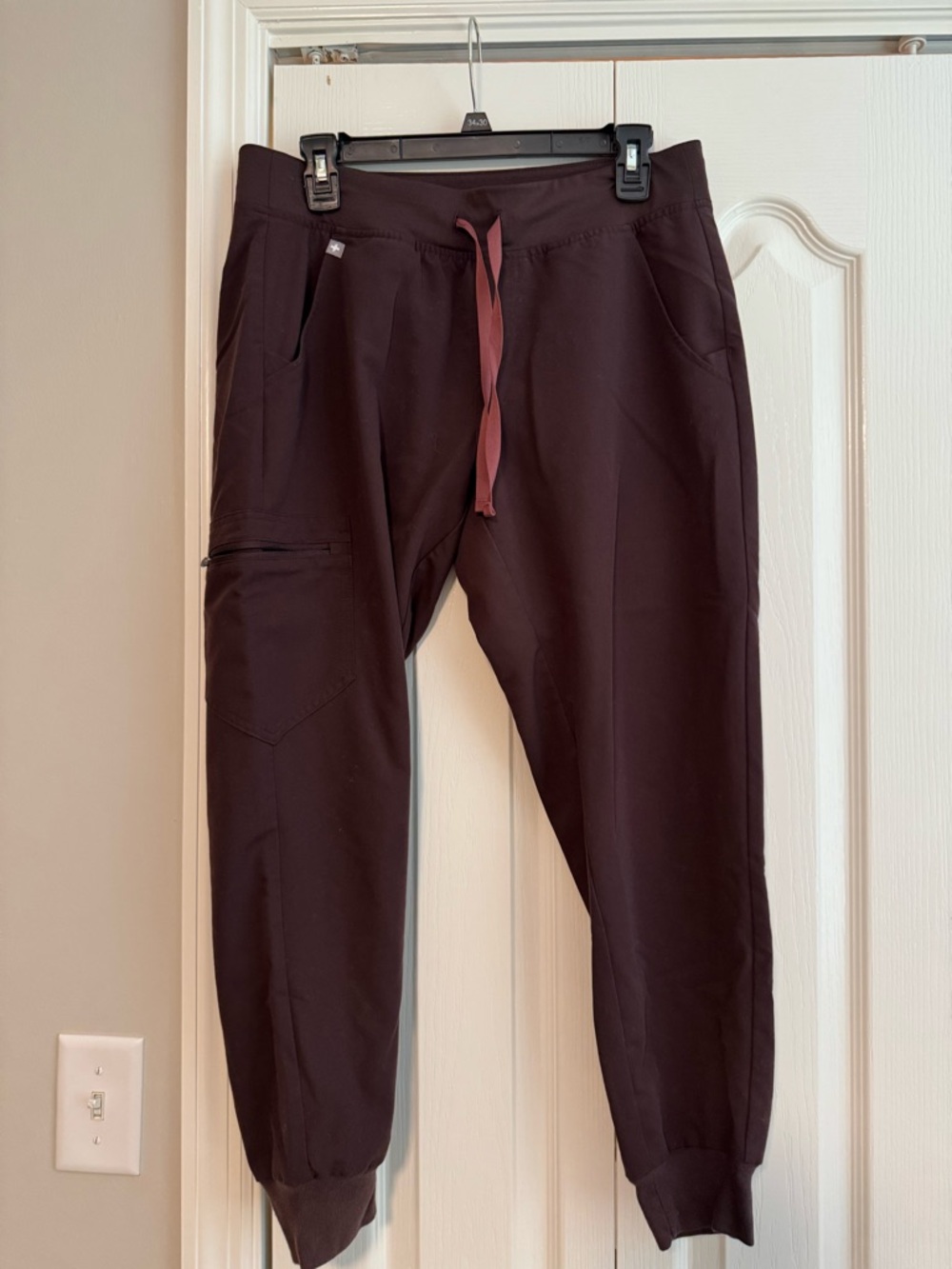 Figs Women's Joggers in the color Espresso